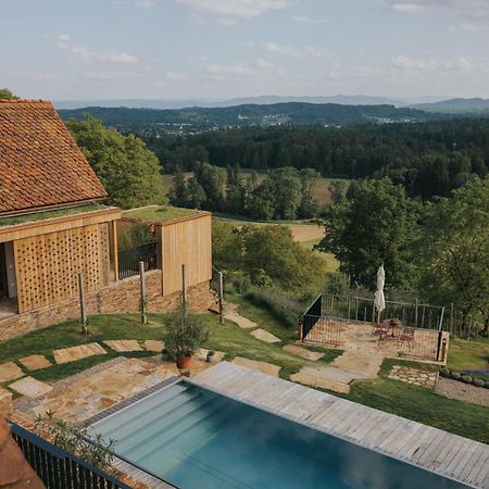 דויטשלנדסברג Am Wildbachberg - Luxus Ferienhaeuser Mit Infinitypool, Privatsauna Und Weinkeller מראה חיצוני תמונה