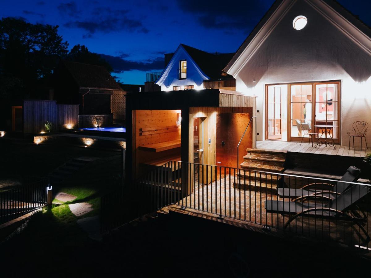 דויטשלנדסברג Am Wildbachberg - Luxus Ferienhaeuser Mit Infinitypool, Privatsauna Und Weinkeller מראה חיצוני תמונה