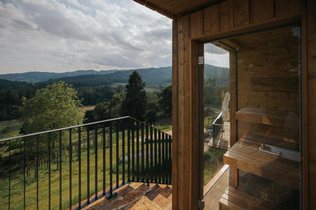 דויטשלנדסברג Am Wildbachberg - Luxus Ferienhaeuser Mit Infinitypool, Privatsauna Und Weinkeller מראה חיצוני תמונה