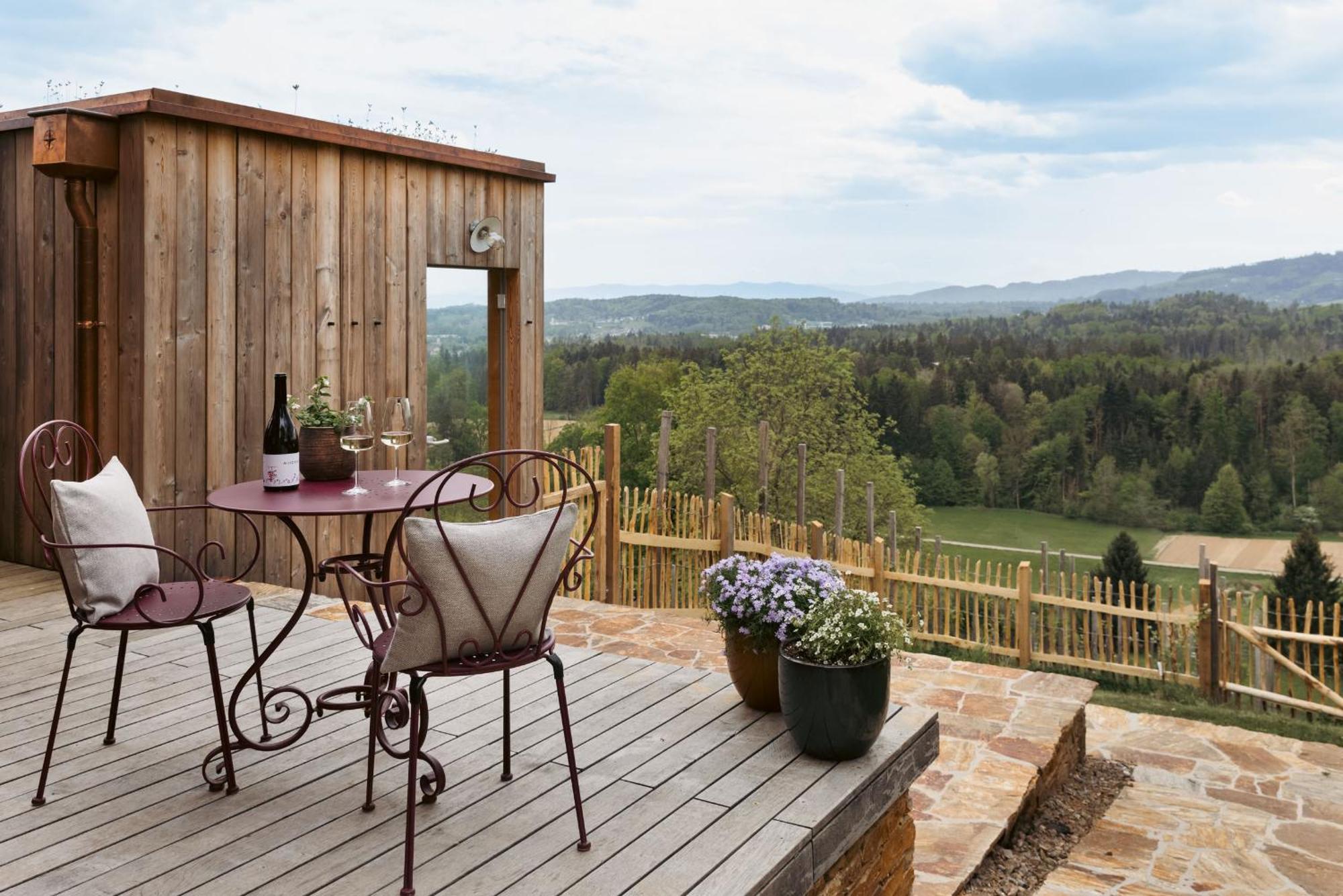 דויטשלנדסברג Am Wildbachberg - Luxus Ferienhaeuser Mit Infinitypool, Privatsauna Und Weinkeller מראה חיצוני תמונה