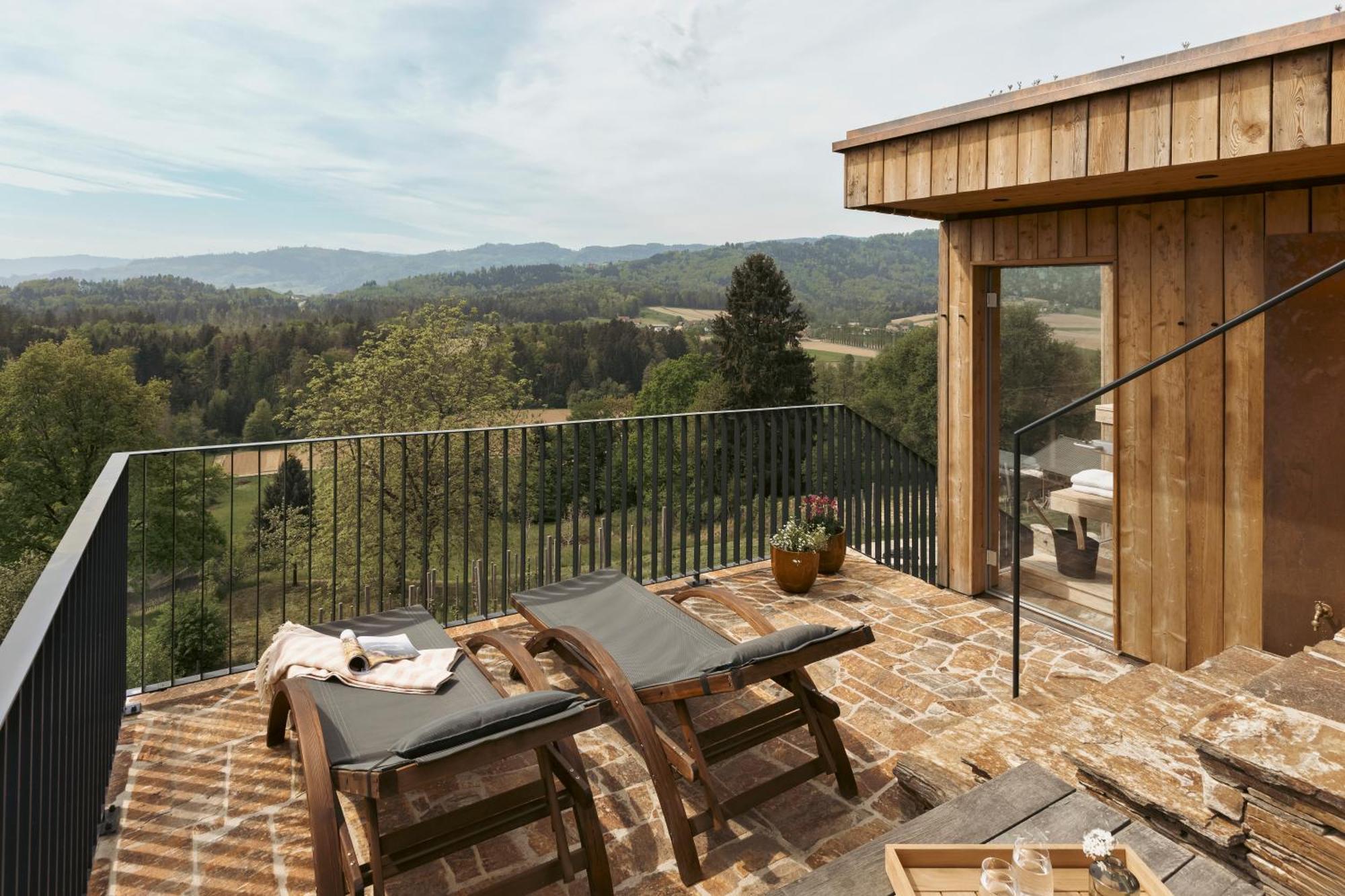 דויטשלנדסברג Am Wildbachberg - Luxus Ferienhaeuser Mit Infinitypool, Privatsauna Und Weinkeller מראה חיצוני תמונה