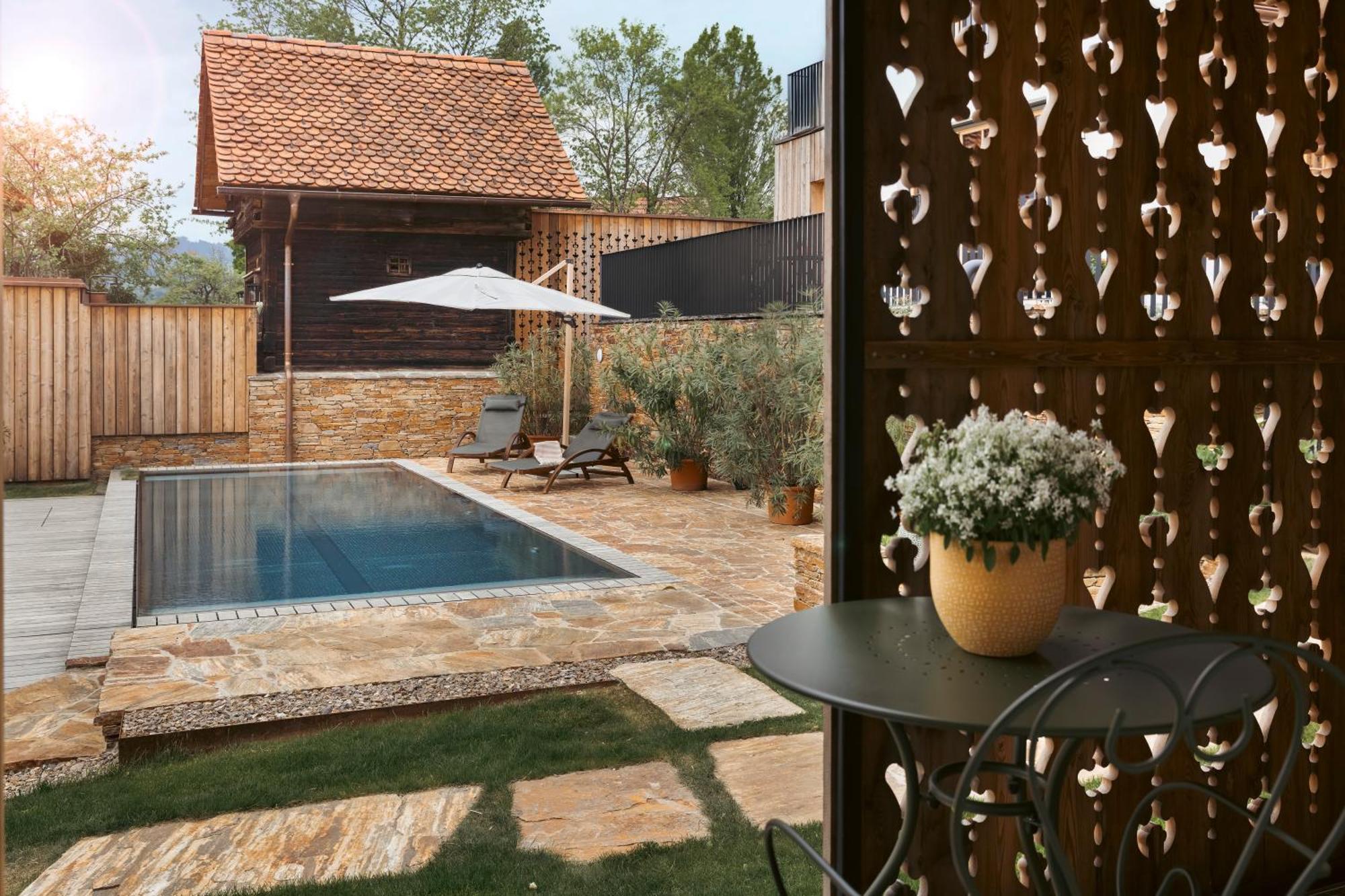 דויטשלנדסברג Am Wildbachberg - Luxus Ferienhaeuser Mit Infinitypool, Privatsauna Und Weinkeller מראה חיצוני תמונה