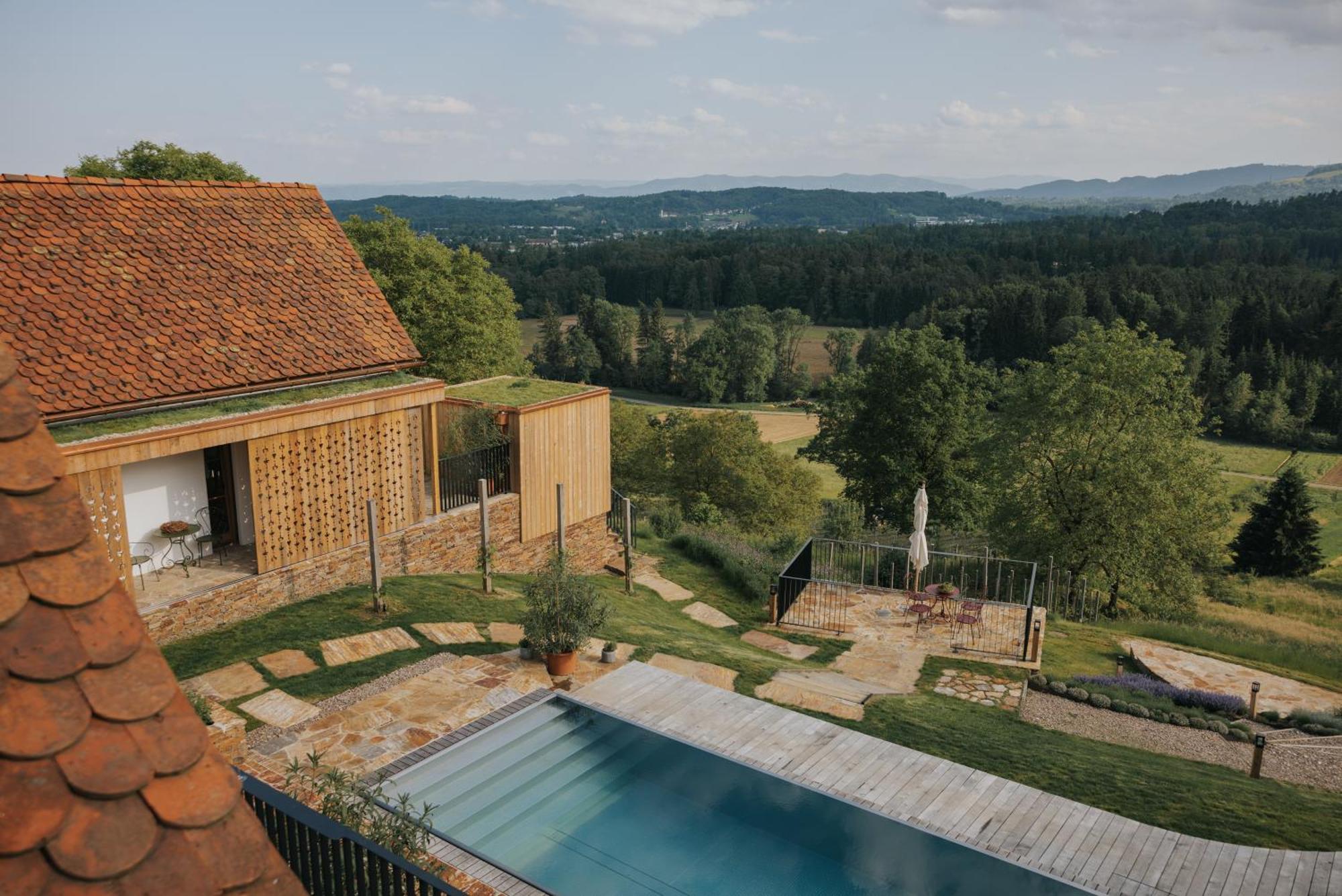 דויטשלנדסברג Am Wildbachberg - Luxus Ferienhaeuser Mit Infinitypool, Privatsauna Und Weinkeller מראה חיצוני תמונה